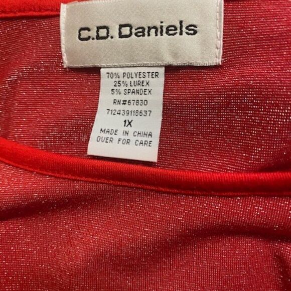 C.D. Daniels Red embellished sleeves (studs & mesh) top, size 1X - Picture 4 of 4